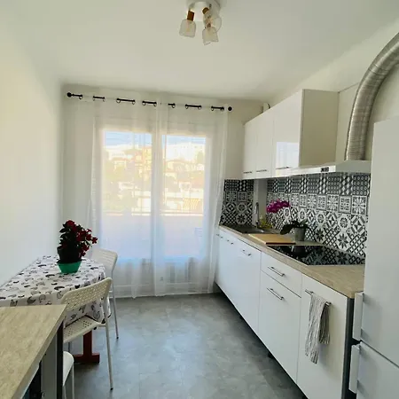 아파트 Joli 3pieces Refait A Neuf Et Tres Bien Situe