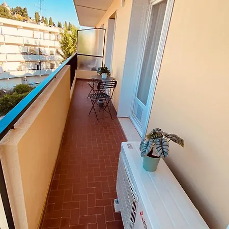 Joli 3pieces Refait A Neuf Et Tres Bien Situe 아파트 칸느